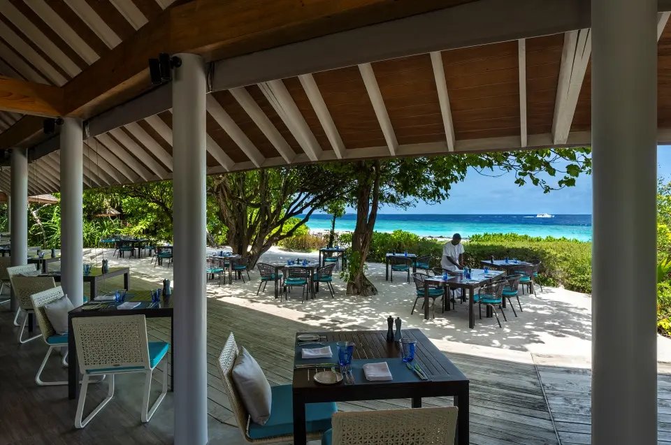 Faru restaurant by day