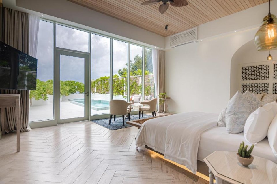Beach Pool Suite