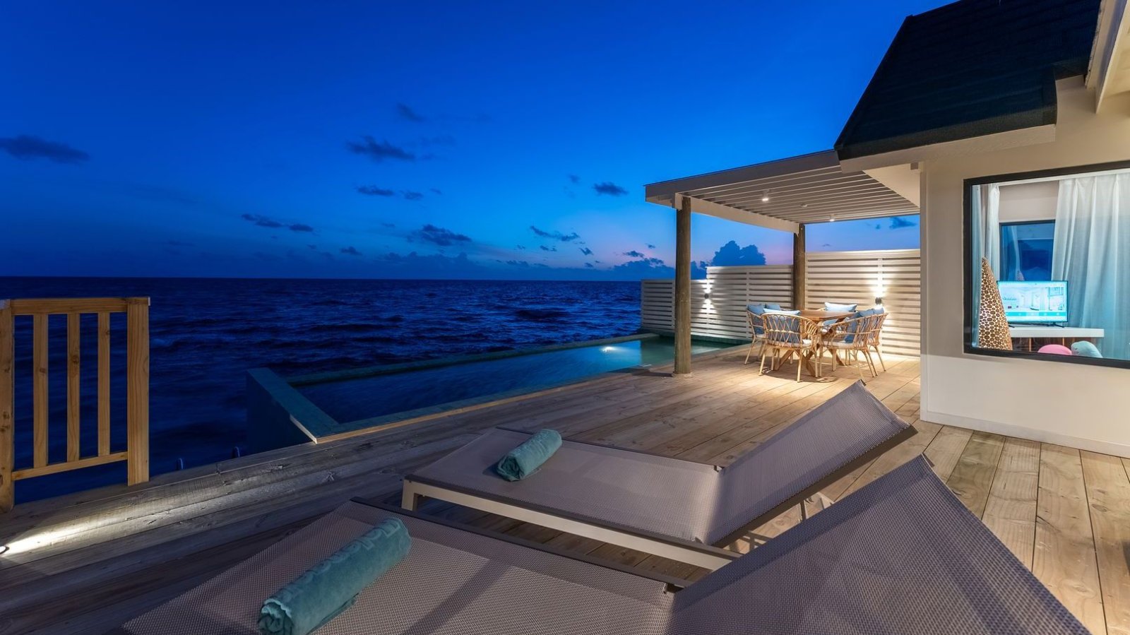 Sunset Water Villa with Pool - official room page photo 3