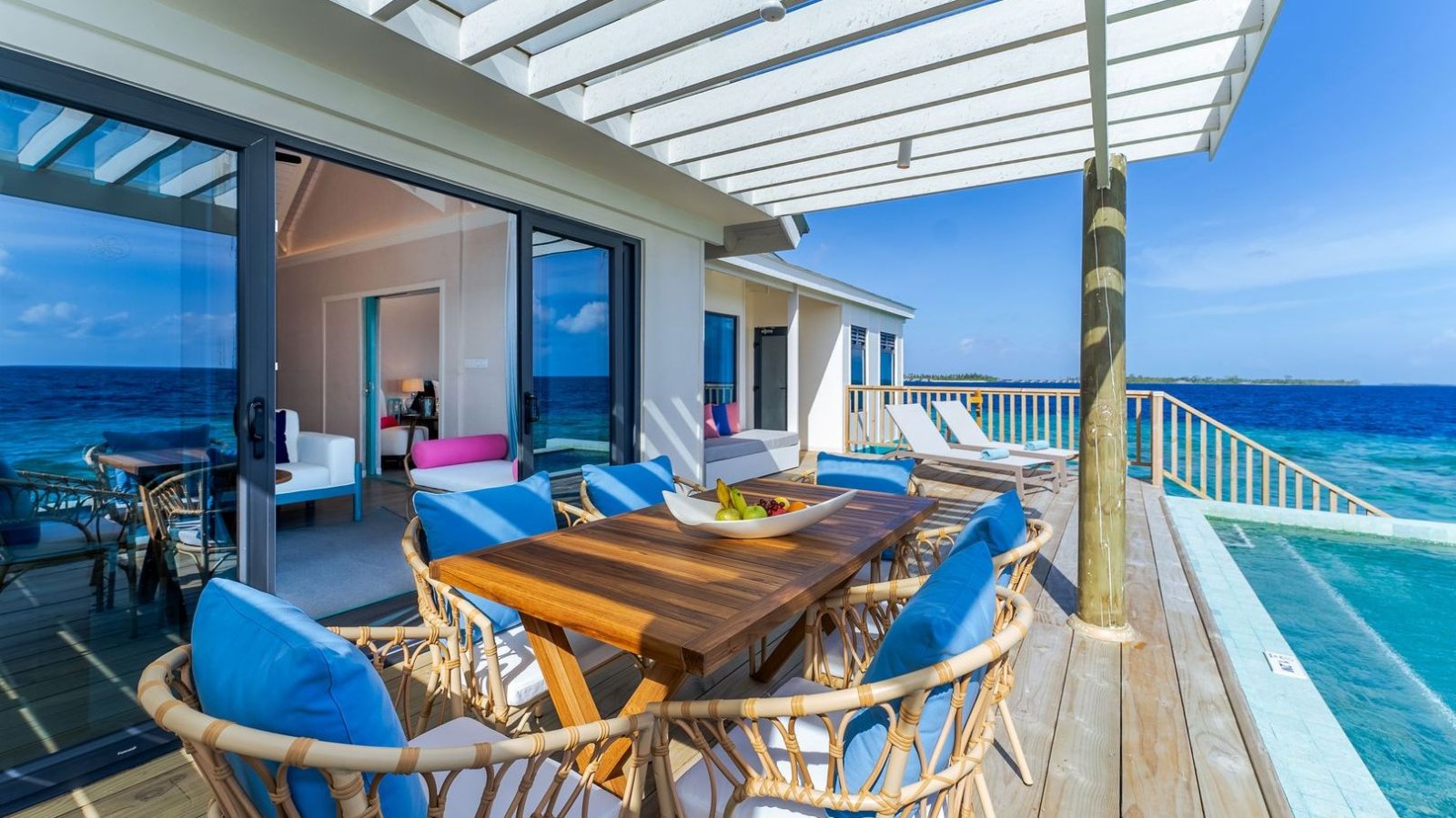 Sunset Water Villa with Pool - official room page photo 4