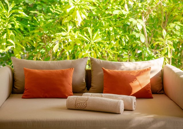 Garden daybed