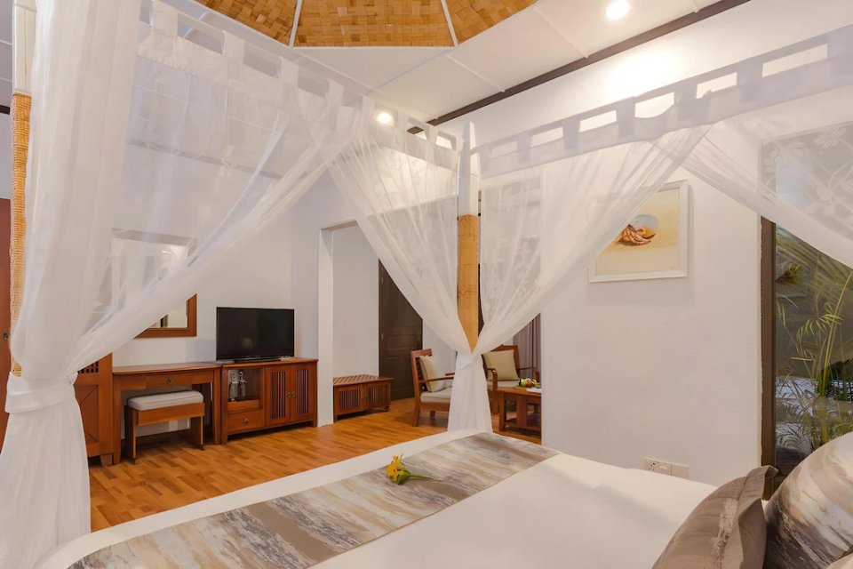 Deluxe Beachfront Room photo 8