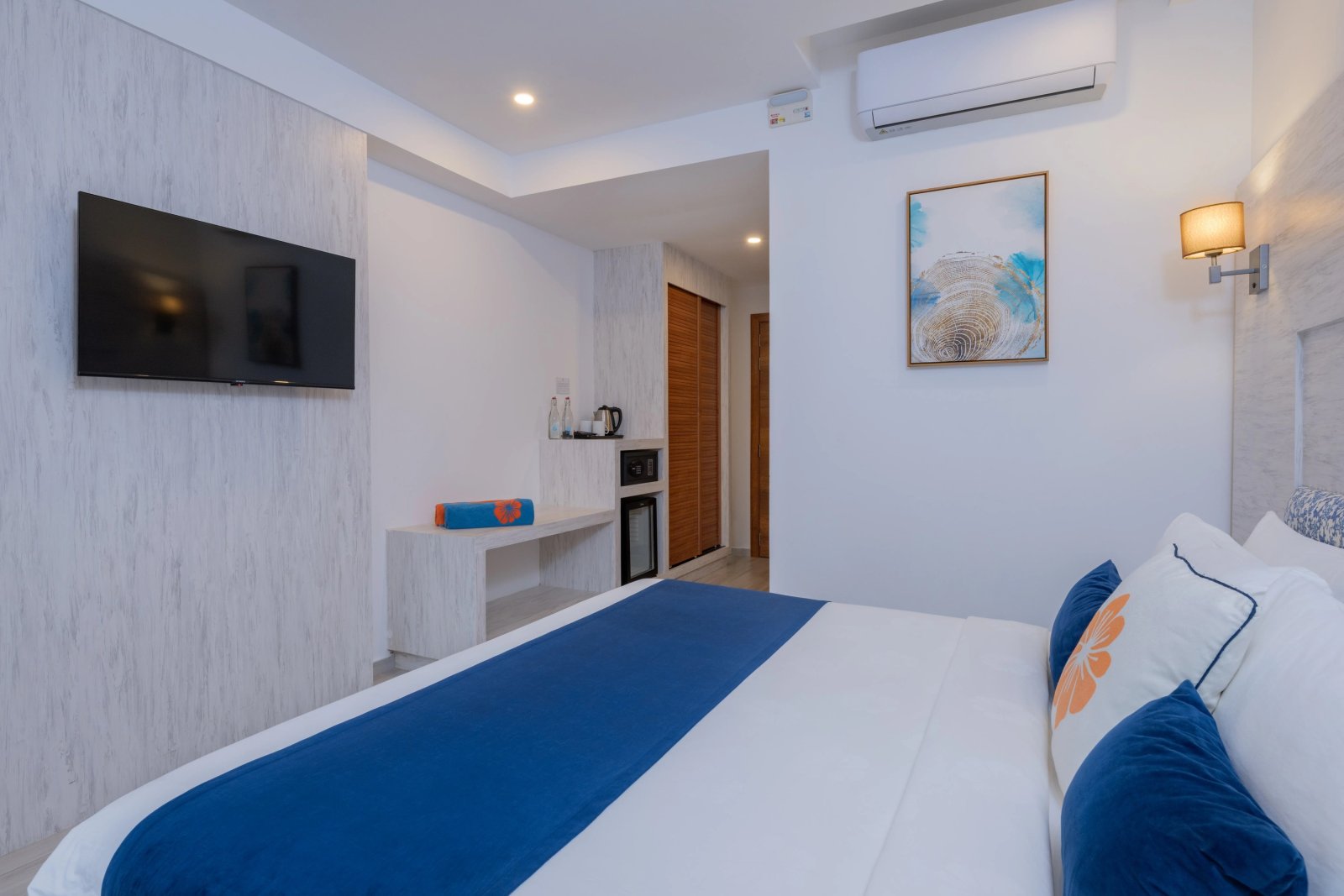 Deluxe Double Room City View with Balcony at Kaani Palm Beach