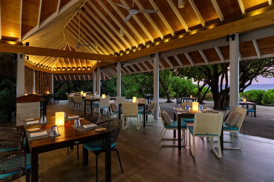 Faru restaurant at dusk