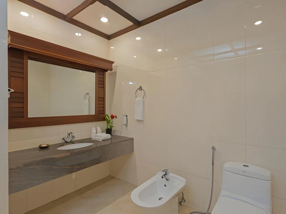 Deluxe Beachfront Room photo 9