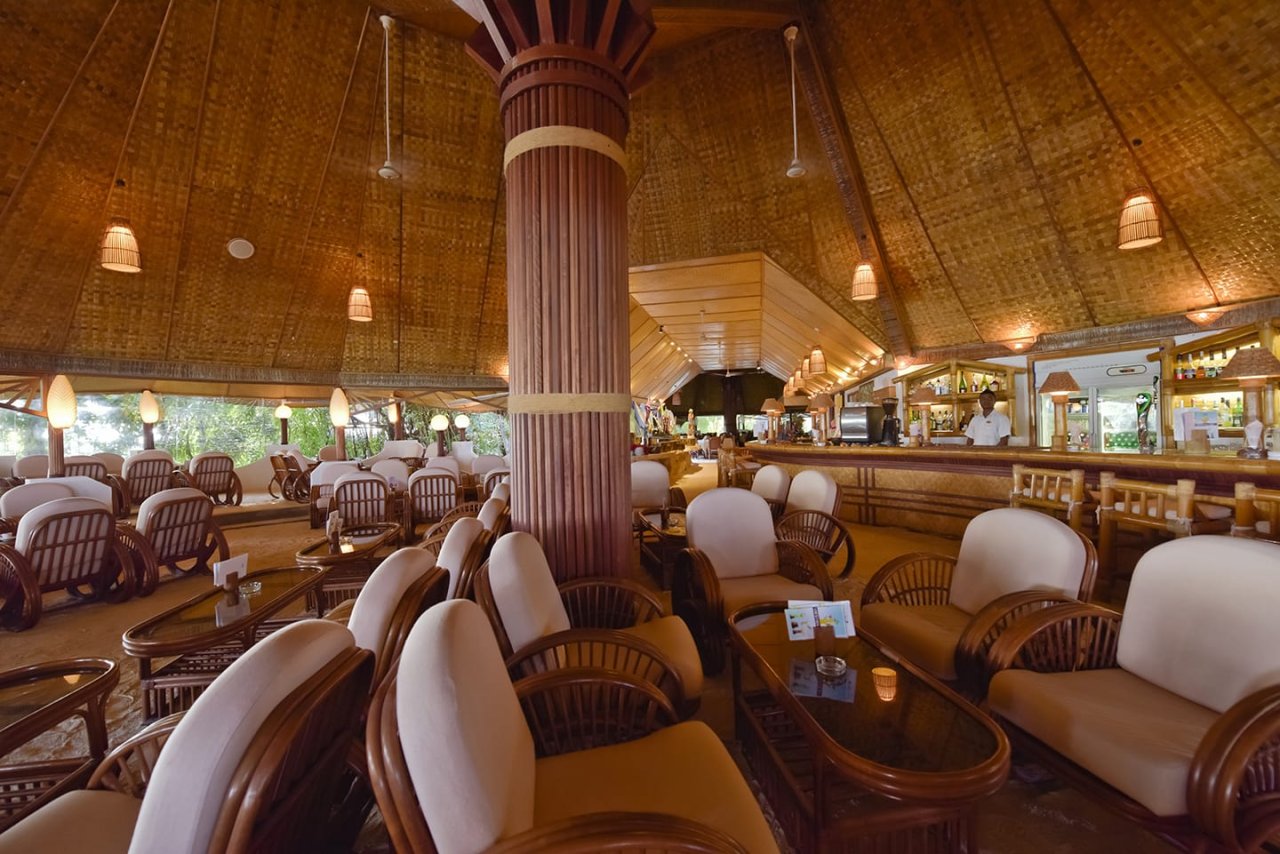 Main bar
