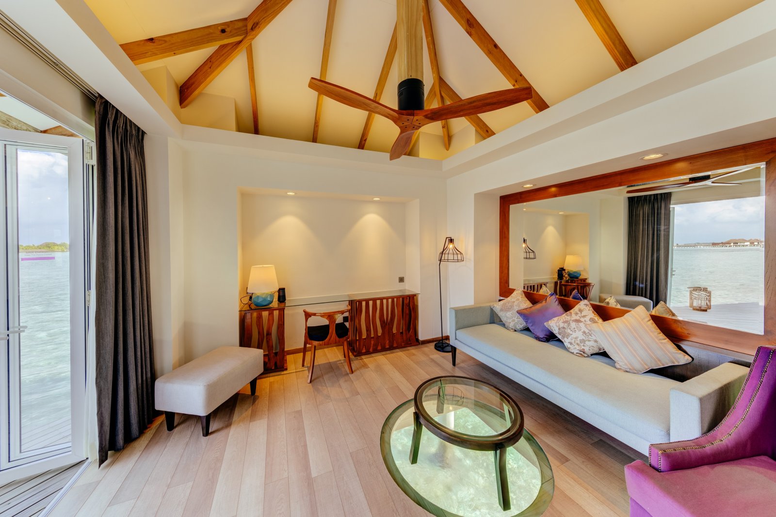 Over Water Suite: lounge