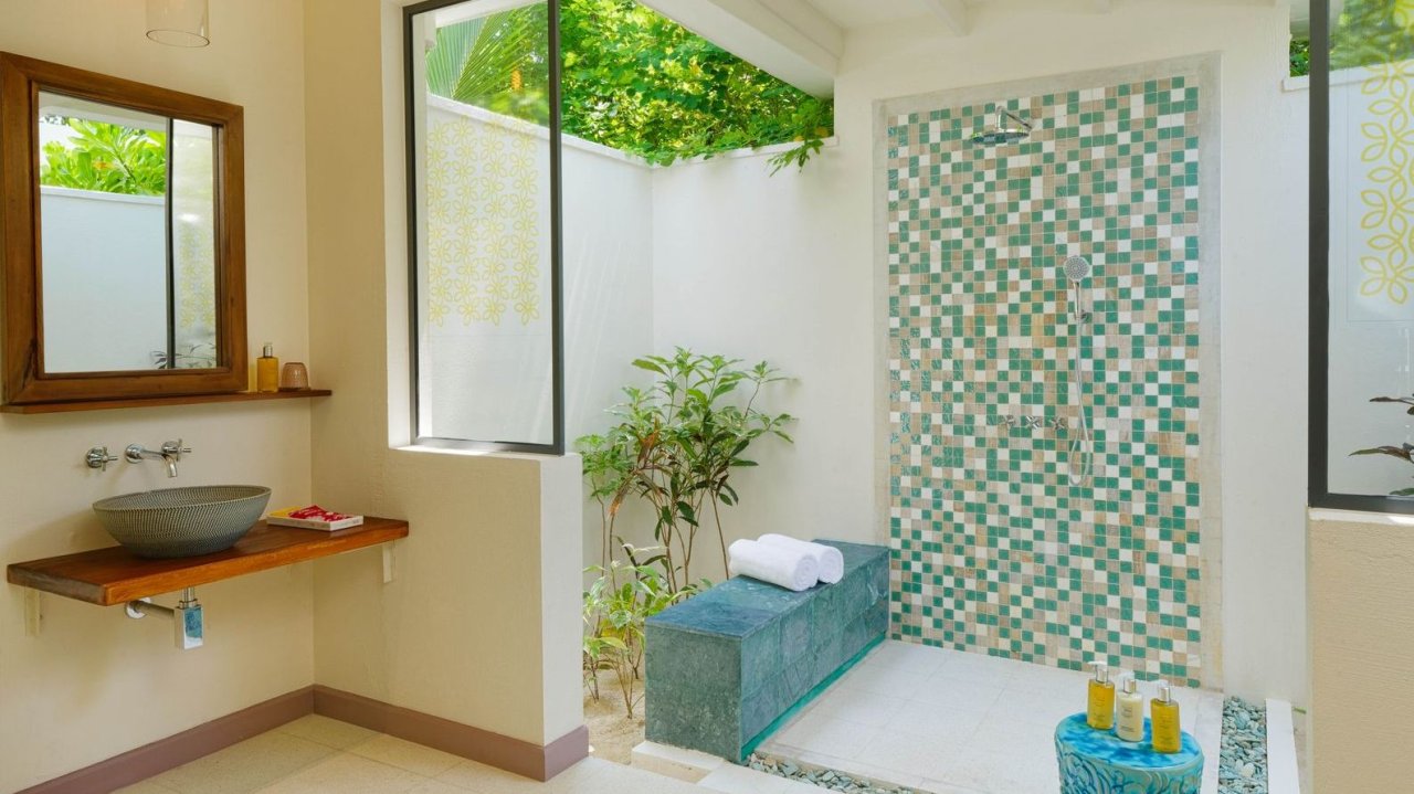 Deluxe Beach Villa with Pool - official room page photo 8