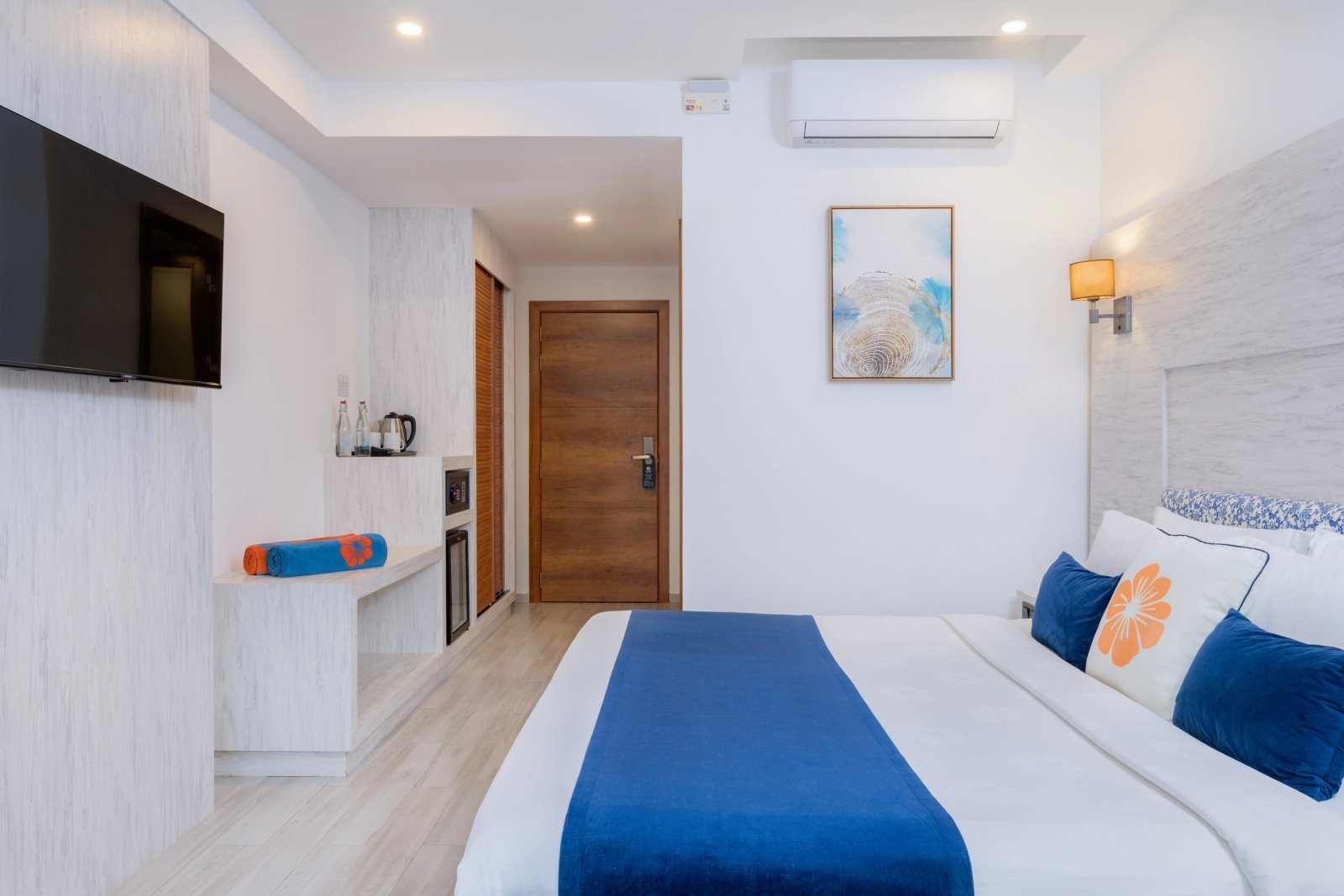 Deluxe Double Room City View with Balcony at Kaani Palm Beach