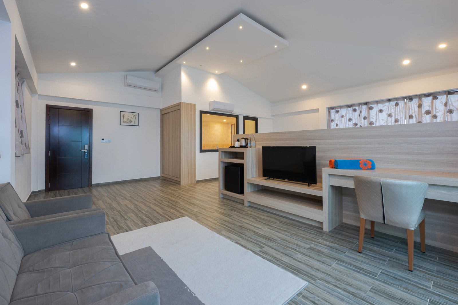King Suite Seaview with Balcony at Kaani Grand Seaview