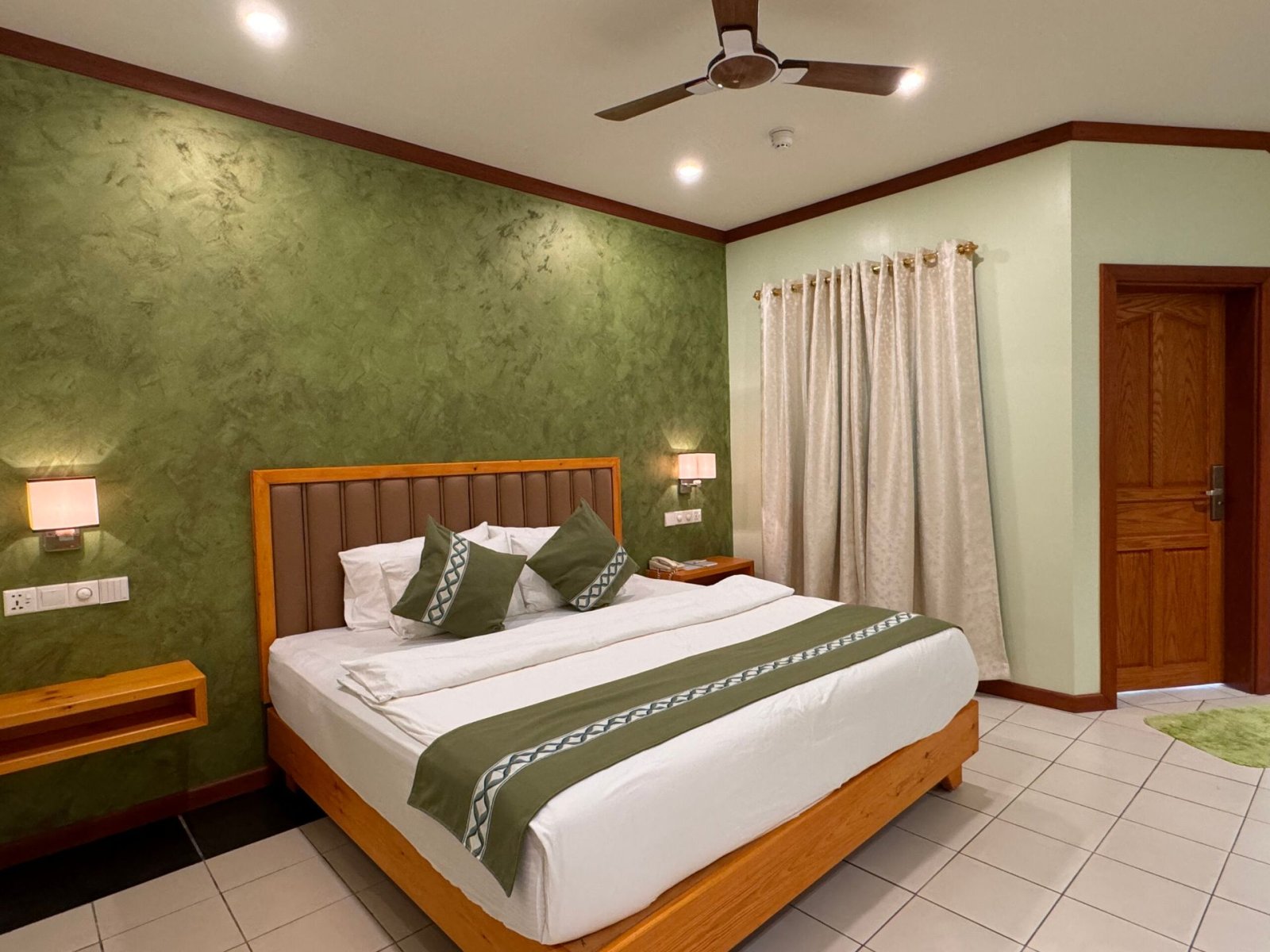 Deluxe Superior: bedroom
