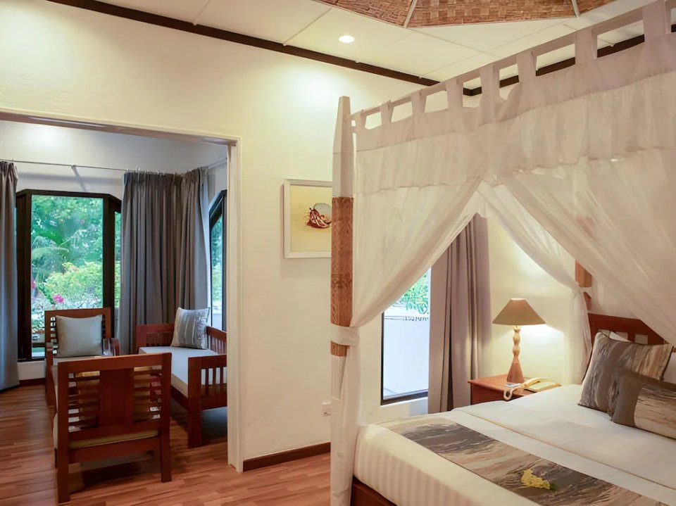 Deluxe Beachfront Room photo 6