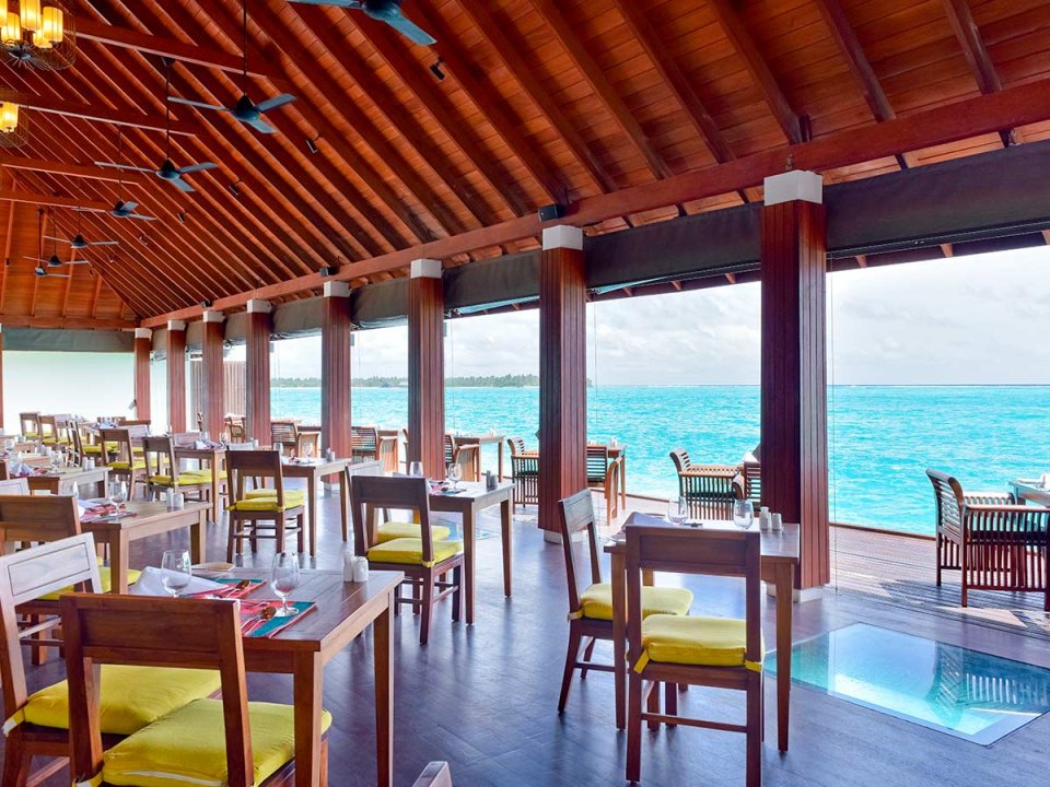 Open-air restaurant facing the ocean
