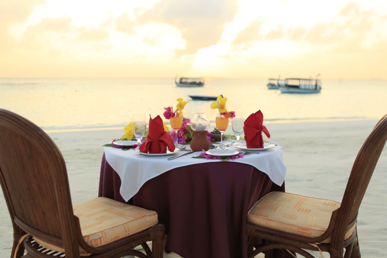 Beach dinner set-up