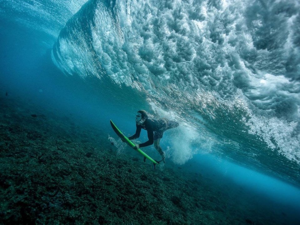 Surfing off Thulusdhoo