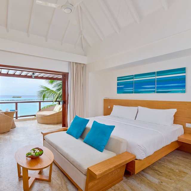 Superior Vista: bed with balcony view