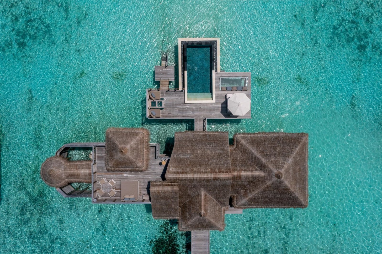 Villa Suite with Pool: aerial view of the villa and pool