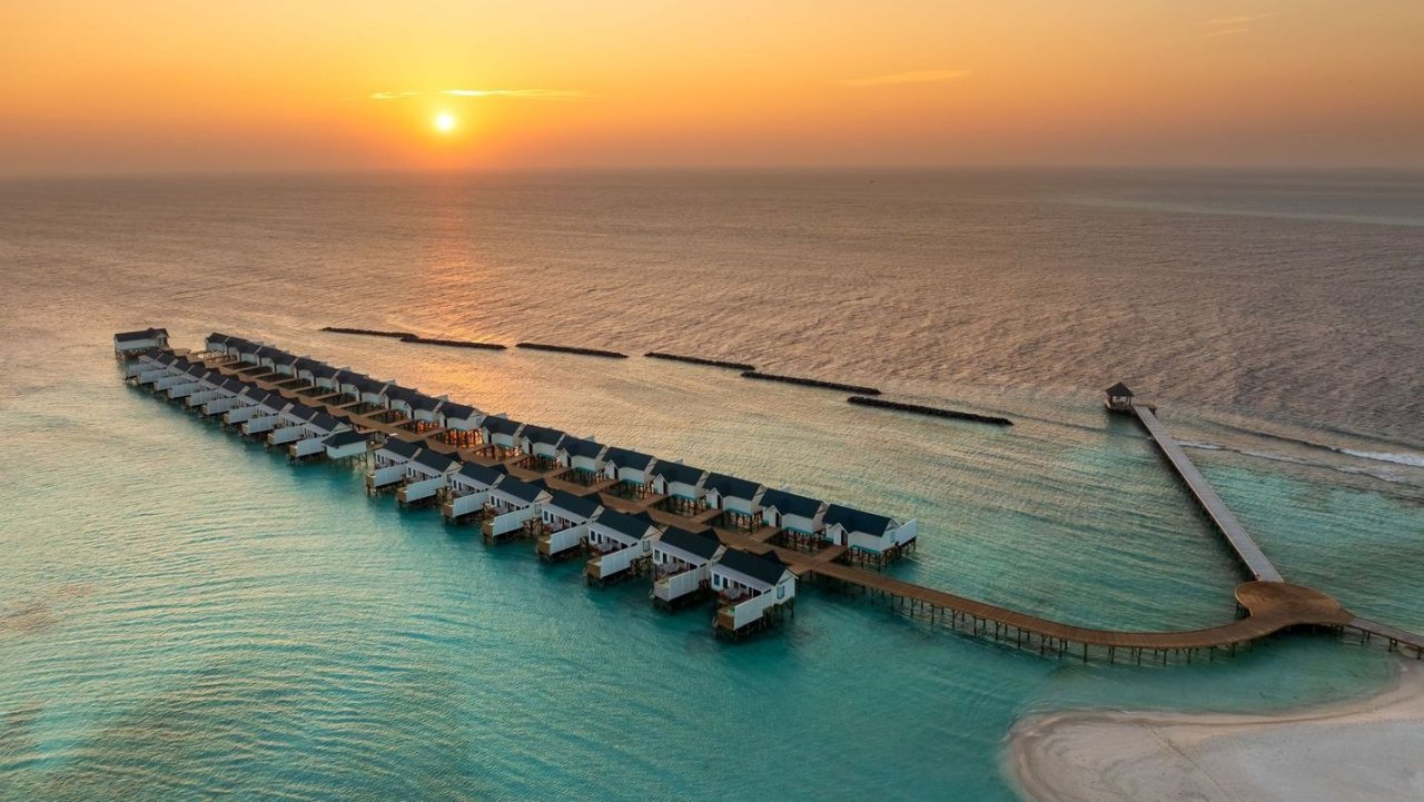 Sunrise Water Villa with Pool - official room page photo 5