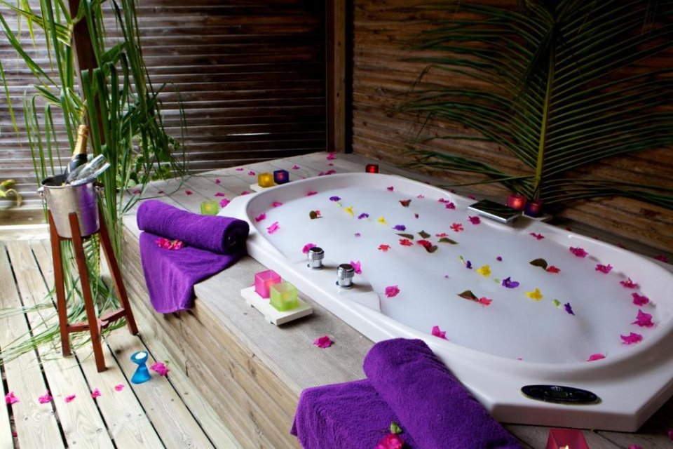 Jacuzzi Beach Villa photo 2
