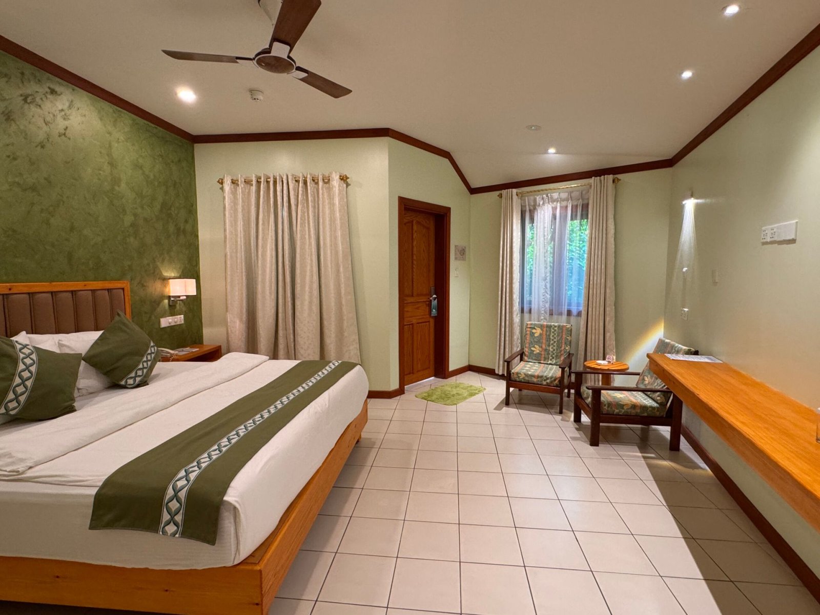 Deluxe Superior: bedroom