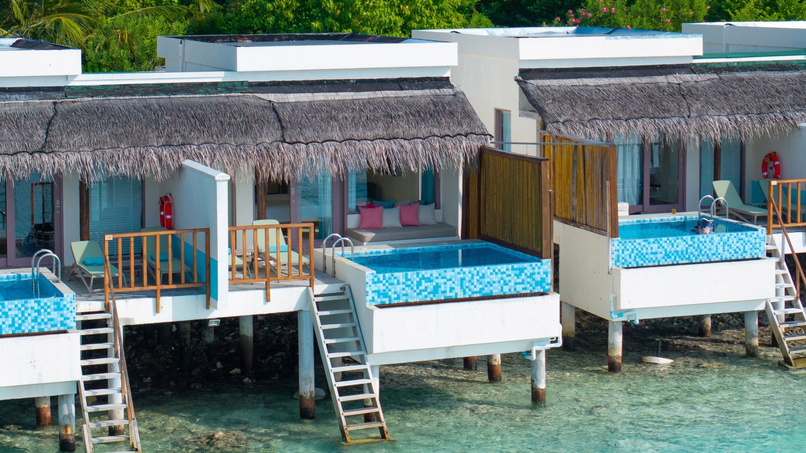 Lagoon Villa with Pool - official room page photo 6