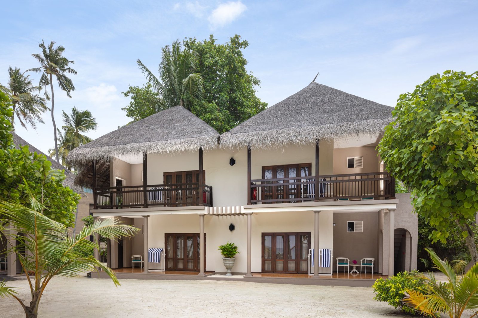 Classic Beach View Rooms: building exterior