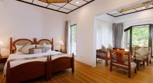Deluxe Beachfront Room photo 12
