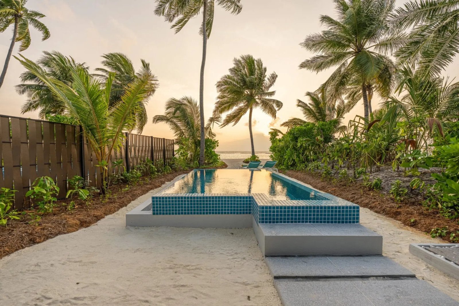 Sunset Beach Villa with Pool photo 2