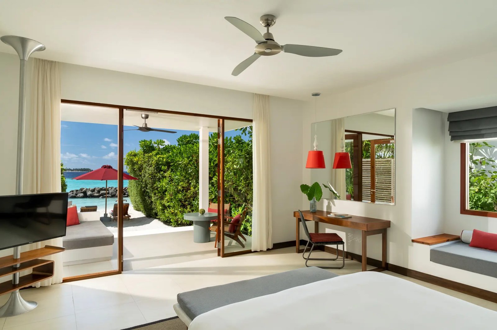 Bedroom and veranda