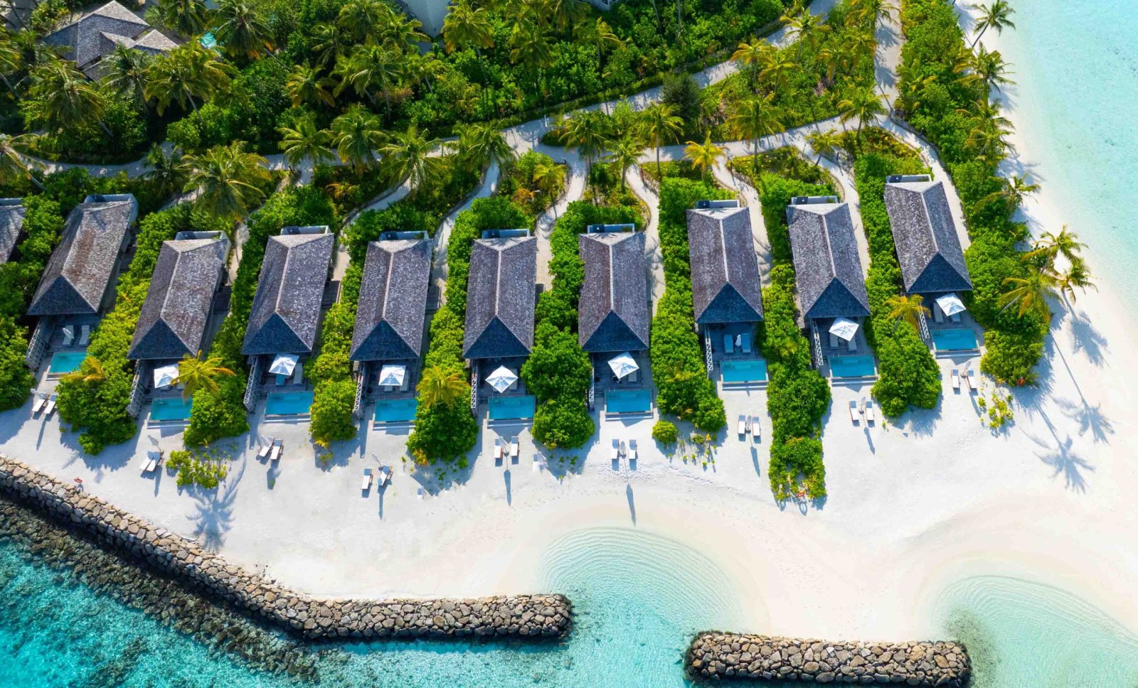 Beach Pool Villa: villa exterior with pool