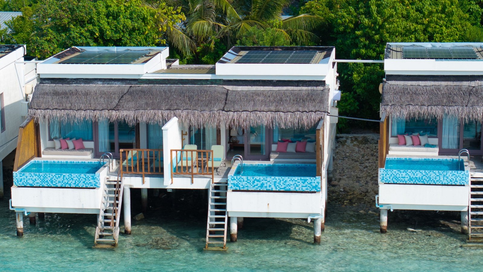 Lagoon Villa with Pool - official room page photo 7