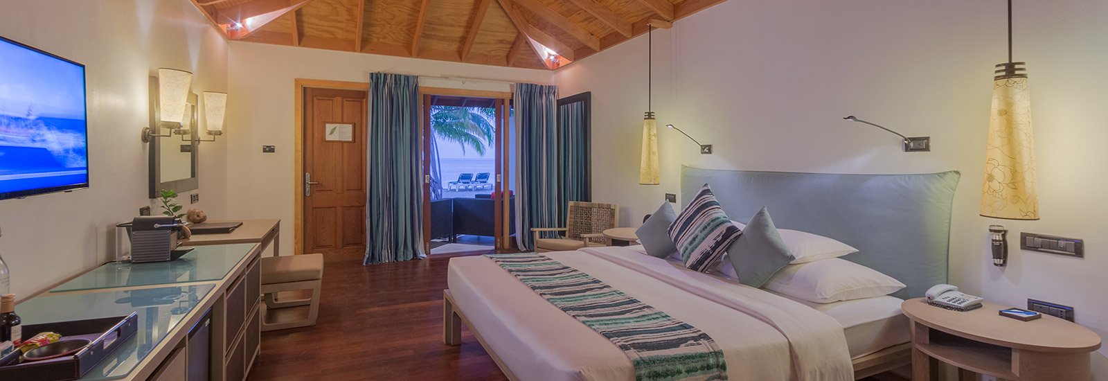 Beachfront Villa - bedroom