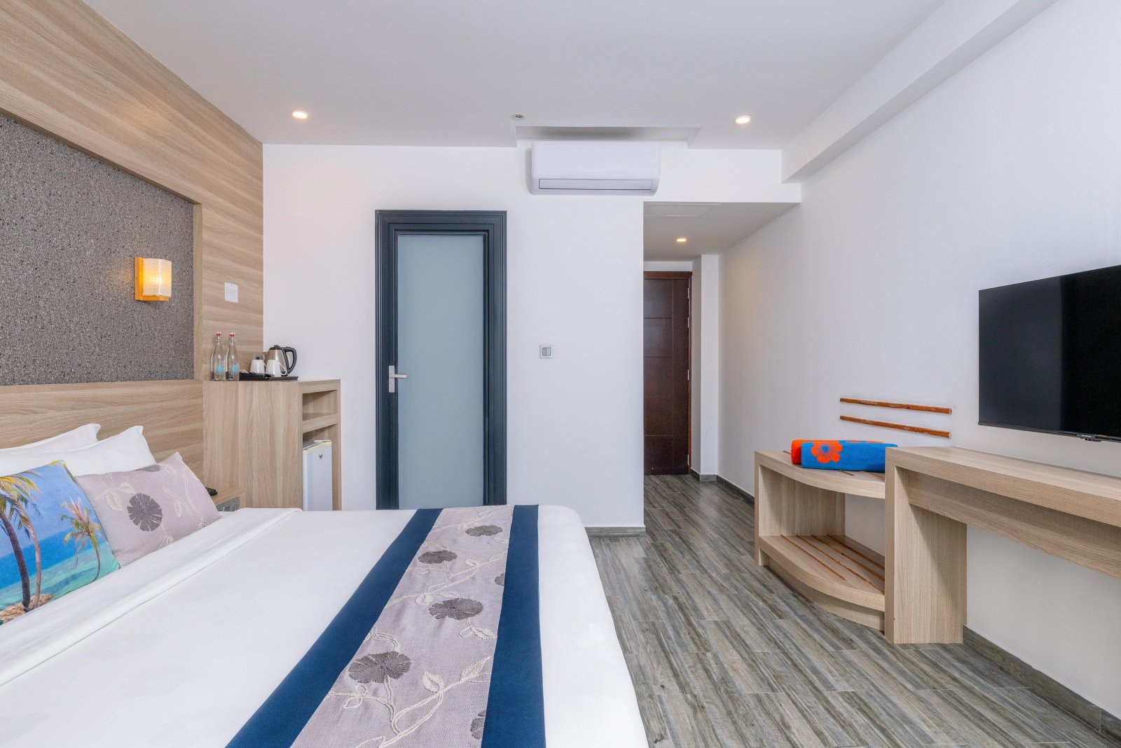 Deluxe Double Room Seaview with Balcony at Kaani Grand Seaview
