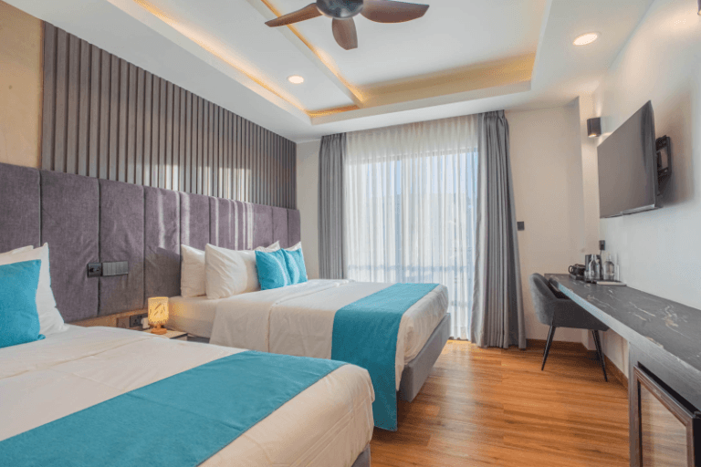 Whaleshark Beach – Superior Room with Balcony