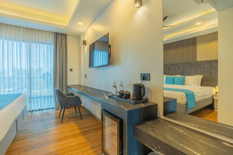 Whaleshark Beach – Superior Room with Balcony